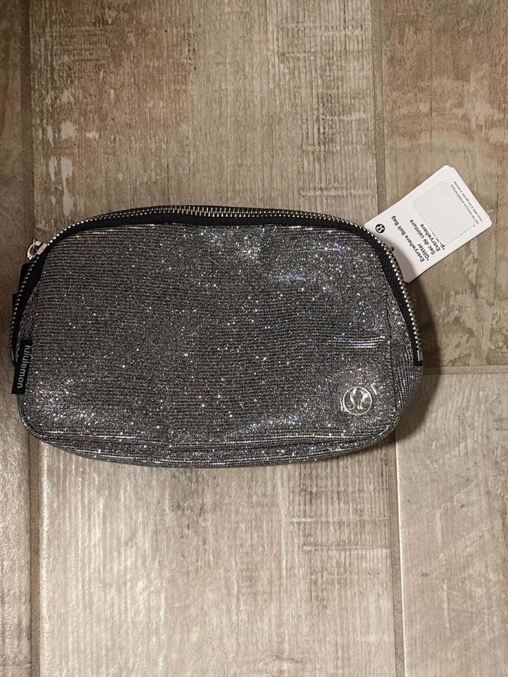 Lululemon Everywhere Belt Bag 1L Glitter Dark Silver NWT - Picture 1 of 6